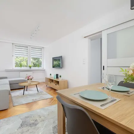 Classic Grazynskiego Near Spodek By Renters * Katowice