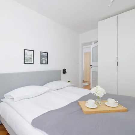 Classic Grazynskiego Near Spodek By Renters *